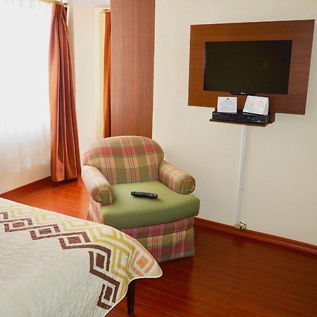 Hotel 6 De Diciembre Quito Zewnętrze zdjęcie